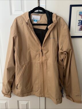 Columbia Men’s Beige Hooded jacket NWT